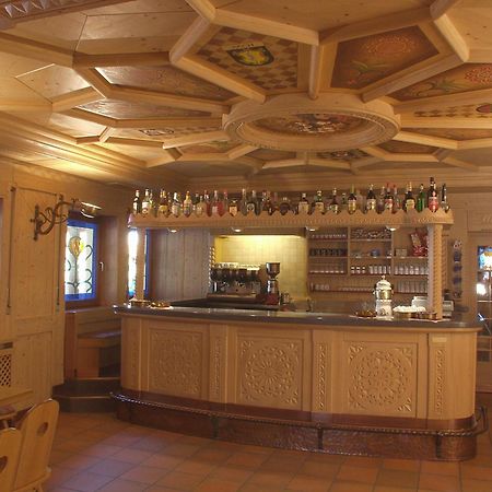Hotel Villa Jolanda Ziano di Fiemme エクステリア 写真