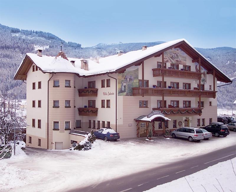 Hotel Villa Jolanda Ziano di Fiemme エクステリア 写真