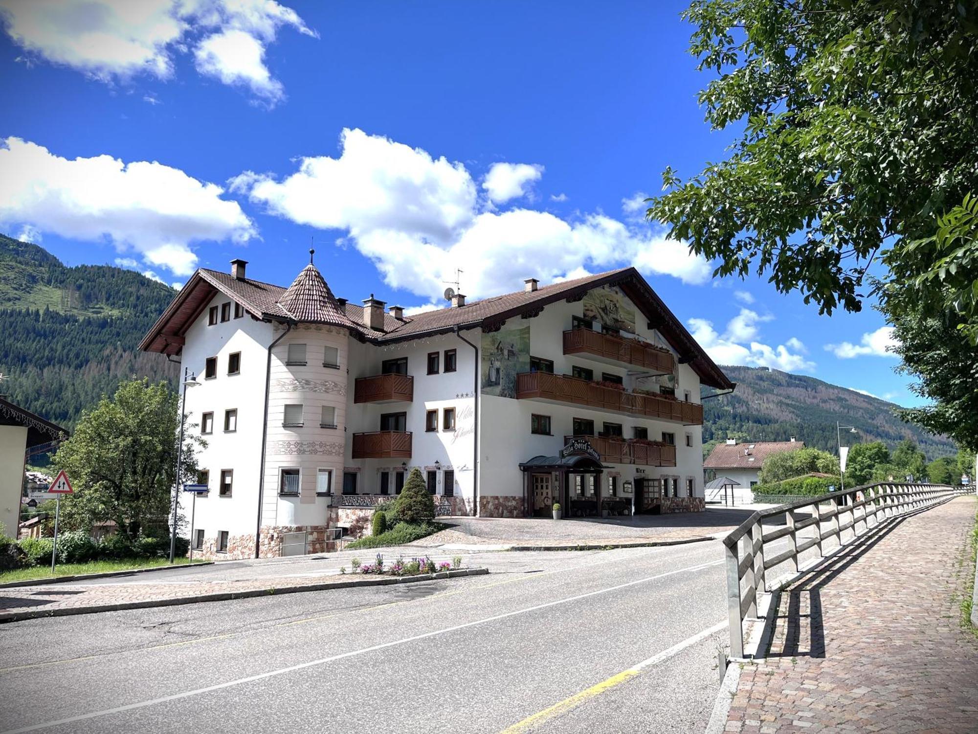 Hotel Villa Jolanda Ziano di Fiemme エクステリア 写真
