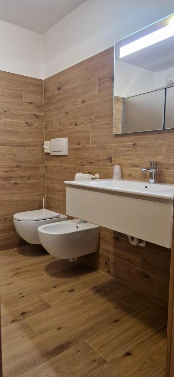 Hotel Villa Jolanda Ziano di Fiemme エクステリア 写真
